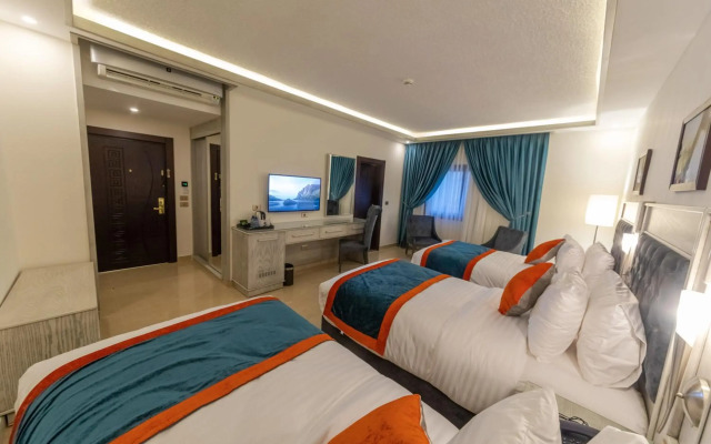 Petra Canyon Hotel