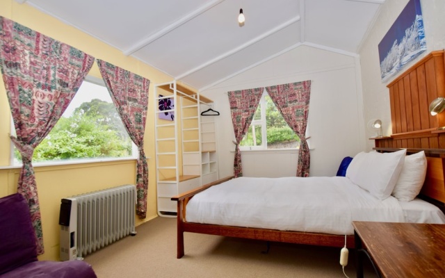 Waragil Cottage - Original Settlers Home – Guest Rooms – Blackheath