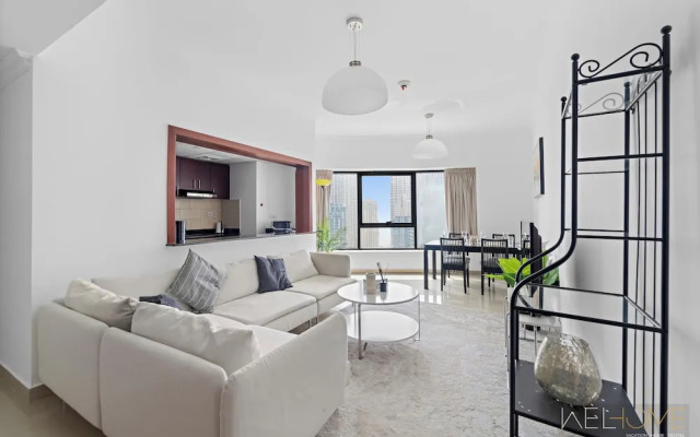 WelHome - Stunning High-Rise with Canal View Near MarinaMall