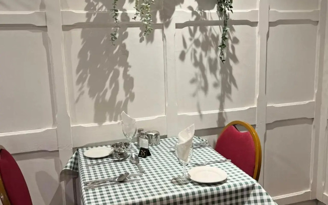 The Georgian Hollies