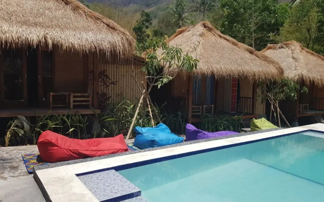 Wooden Paradise Home Stay - Hostel