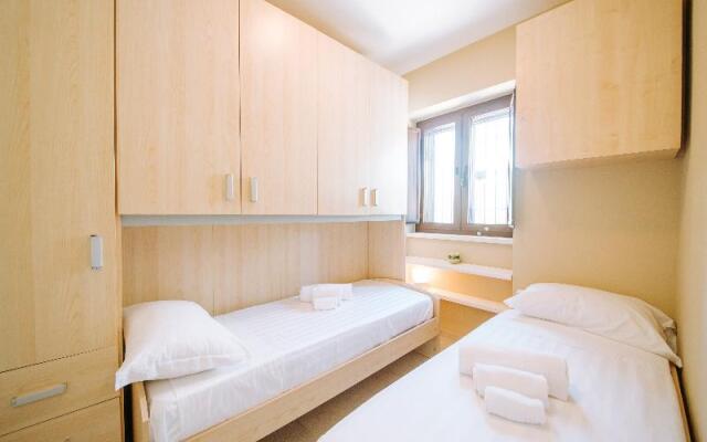 Trulli and pool Malvischi