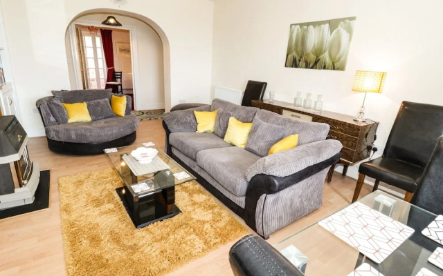 Llys Madoc, Basement Apartment