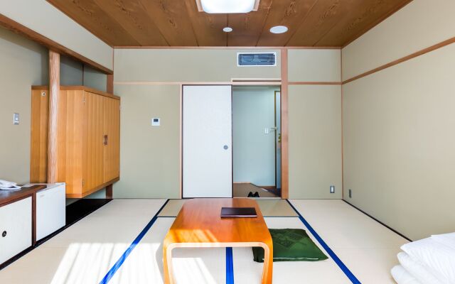 NARA Visitor Center & Inn