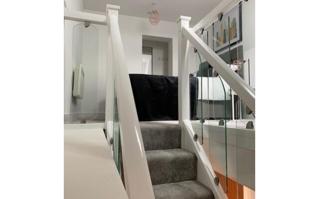 Stylish City Living by Ondemand Property