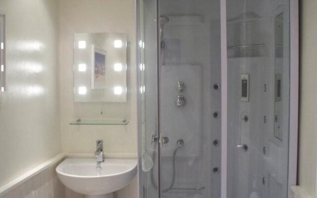 Dalesway Hotel