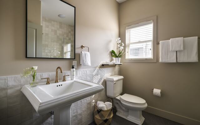 The Neighborhood Hotel-New Buffalo