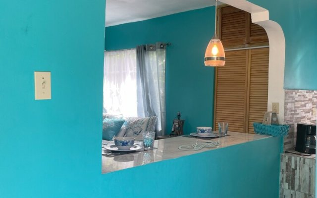 YanceyLargo Estate - Newly Built Modern 1 Bedroom Suite 1 Villa by RedAwning