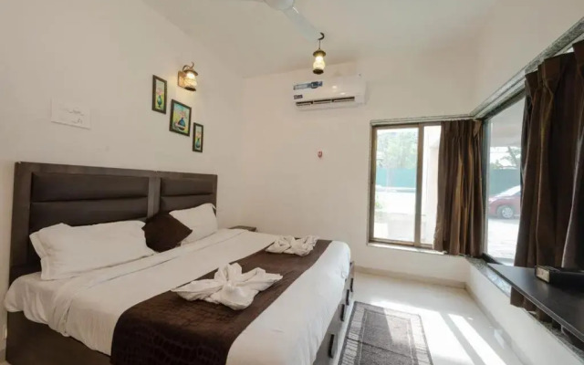 The Retreat-Glasshouse bungalow