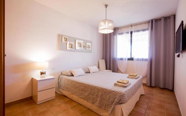 GO2TENERIFE Apart'Tera Solarium, Terraces, Swimming pools & Parking