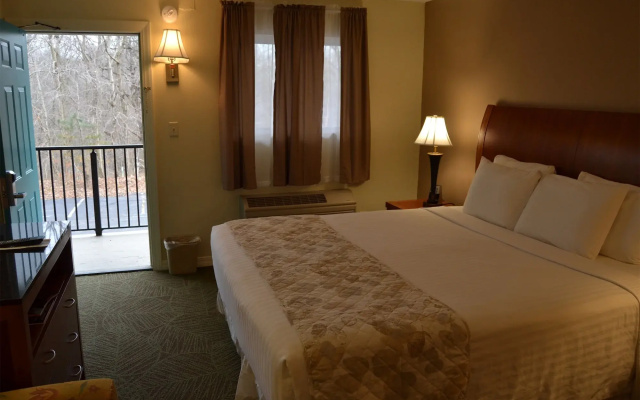 Cascades Inn