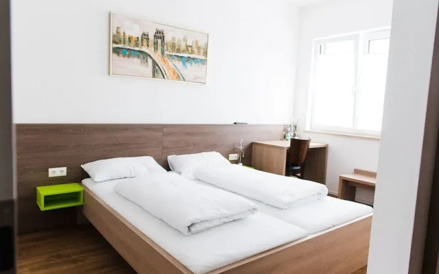 Hotel 37
