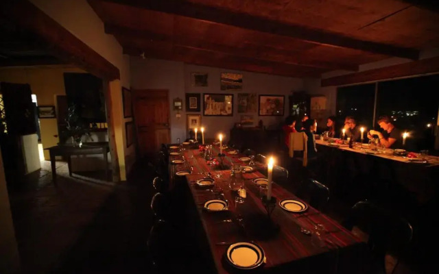 Buccaneers Lodge & Backpackers