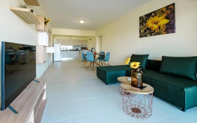 Eden Sunflower - Luxurious Apartment with Sea View