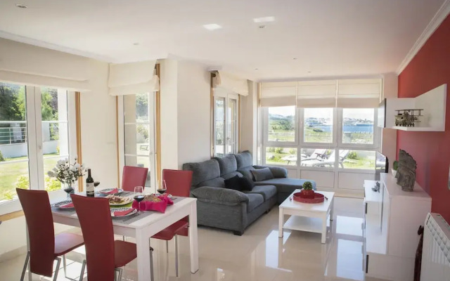 Adosado en 1a Línea.A 10 Kms de FOZ.