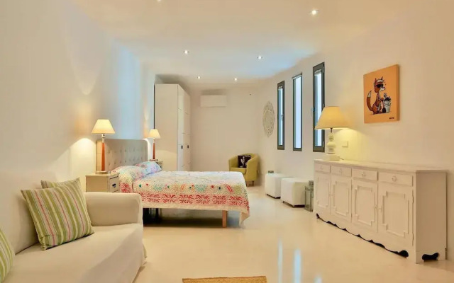 Modern Holiday Home With Vast Terracing