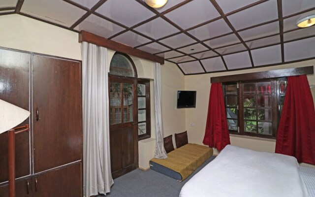 OYO 13724 Home Cosy Stay Near Mall Road