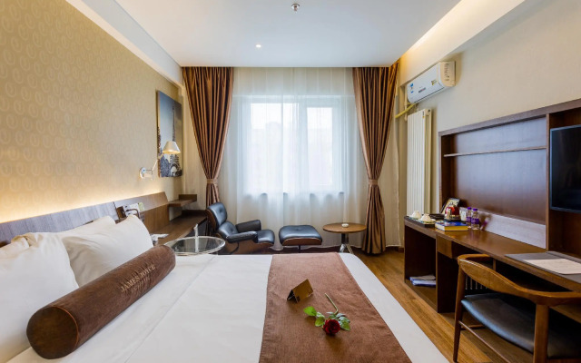 James Joyce Coffetel Qinhuangdao People Park Plaza