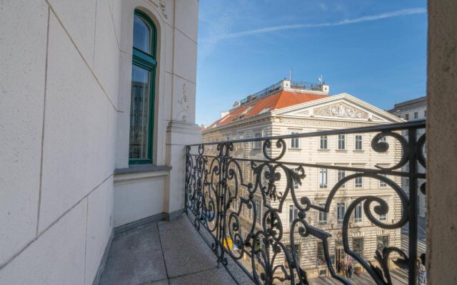 Vienna Residence, City Hall - Parliament