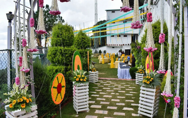 Peaks And Pines Resort