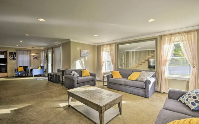 Spacious Home by Finger Lakes & Watkins Glen!