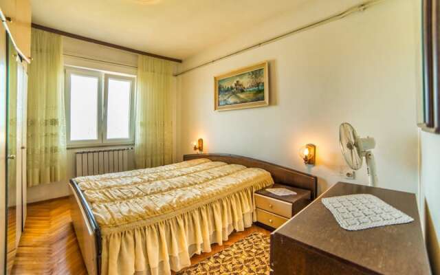 Apartments Dragutin 1063