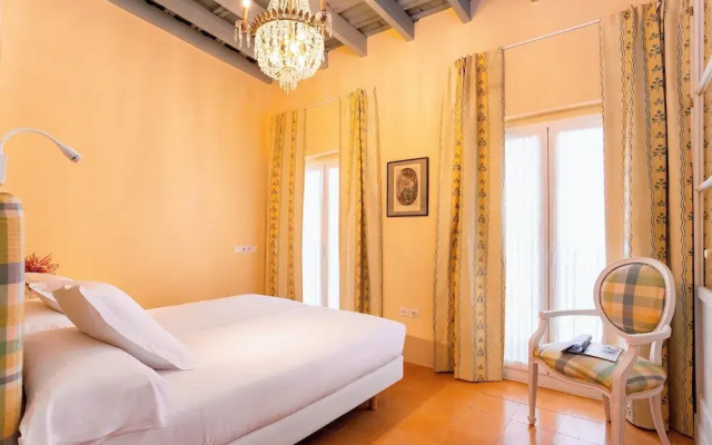 House With Terrace Near Cathedral. Mateos Gago VI