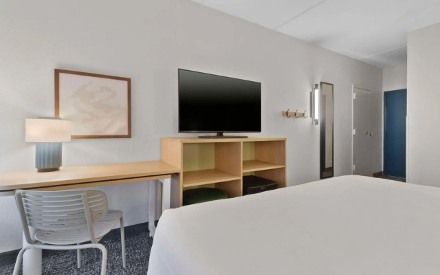 Spark By Hilton Grand Prairie