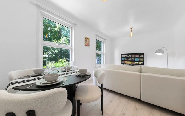 Charming London Apartment Near City Center