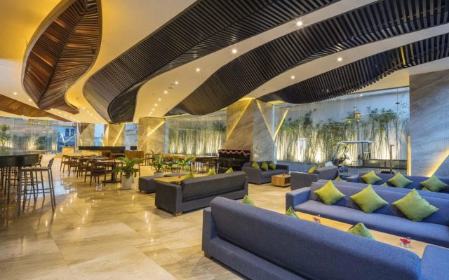 Maple Leaf Hotel & Apartment