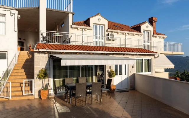 Apartment Source With Private Pool