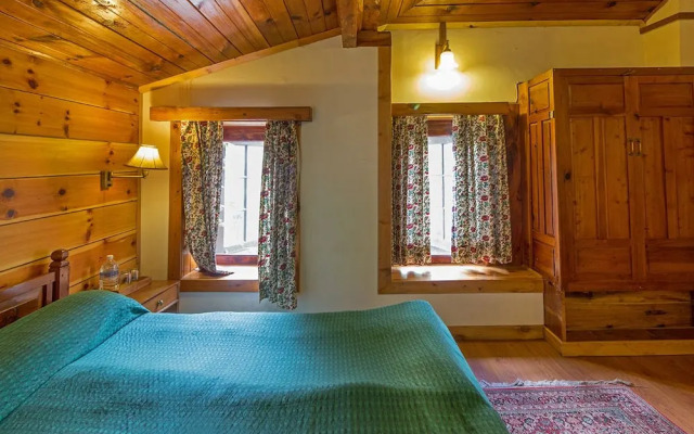 Guesthouse with parking in Siyal, Manali, by GuestHouser 41366