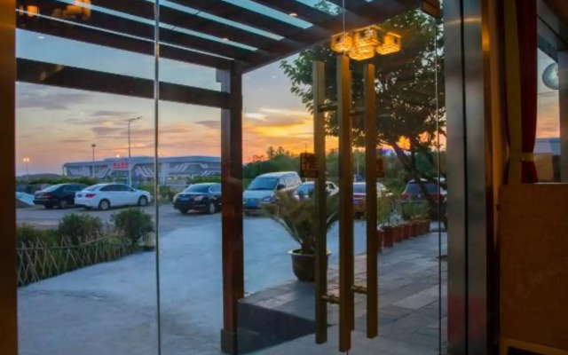First Met Hotel