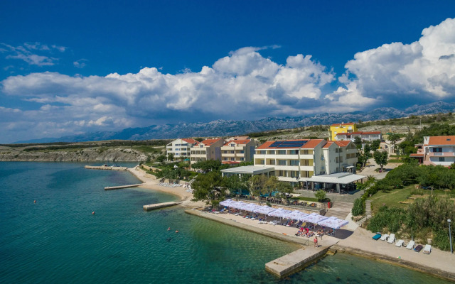 Hotel and Apartments Vila 4m