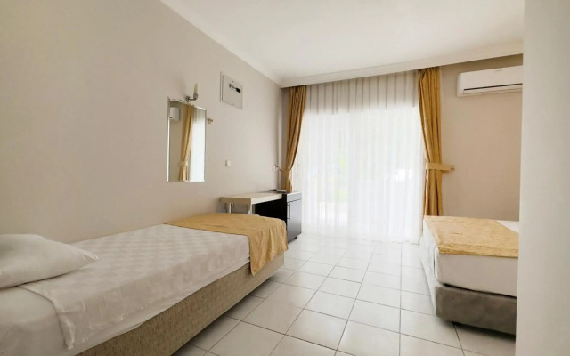 Side Beach Club Hotel