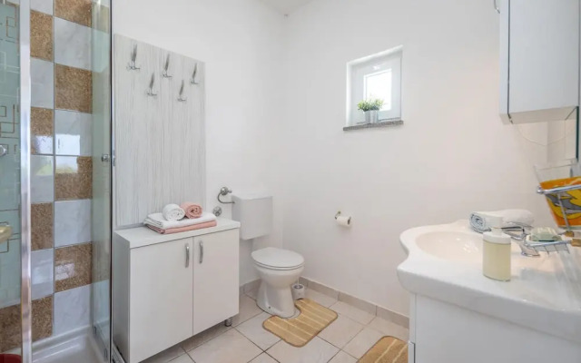 Awesome Home in Klenovica With 2 Bedrooms and Wifi