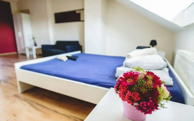 Good Bye Lenin Doubles Exclusive - Hostel