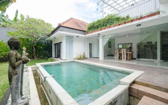 Puri Gading Villa Jimbaran by The Lavana