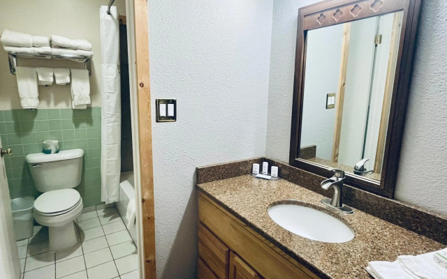 Americas Best Value Inn Wall