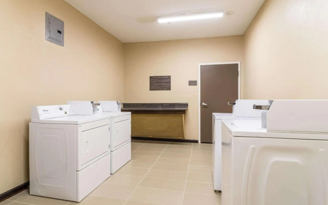 Comfort Suites