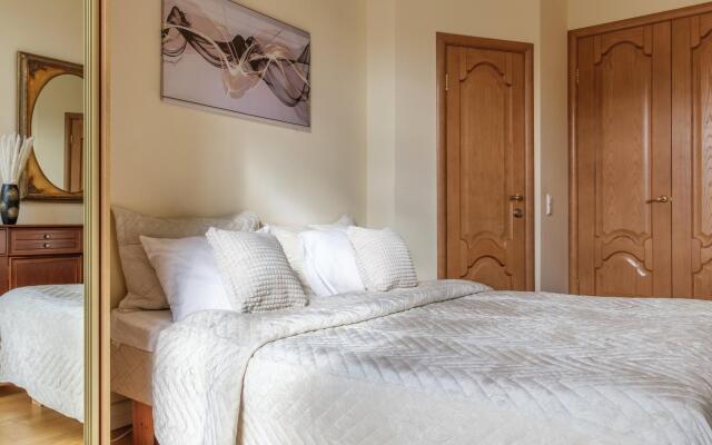 DeRent Aparts (ДеРент Апартс) на улице Караванная 3/35