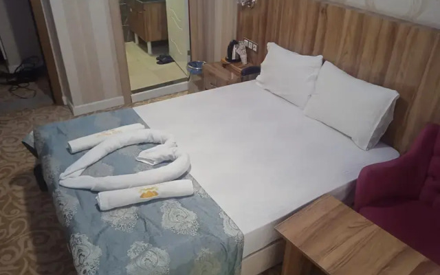 Crystall Hotel