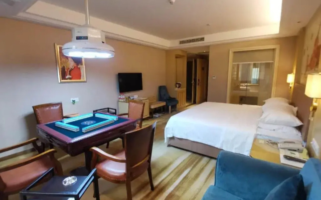 Vienna Hotel (Shenzhen Buji Metro Station)