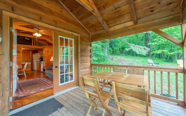 Honey Hill Inn & Cabins at Engadine