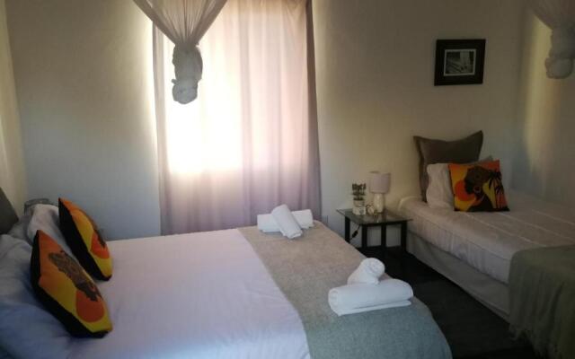 Kamelruhe Guest House & Camping