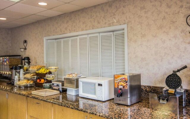 Econo Lodge Pilot Mountain