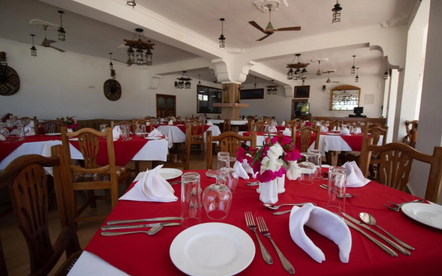 Sunny Palms Beach Bungalows