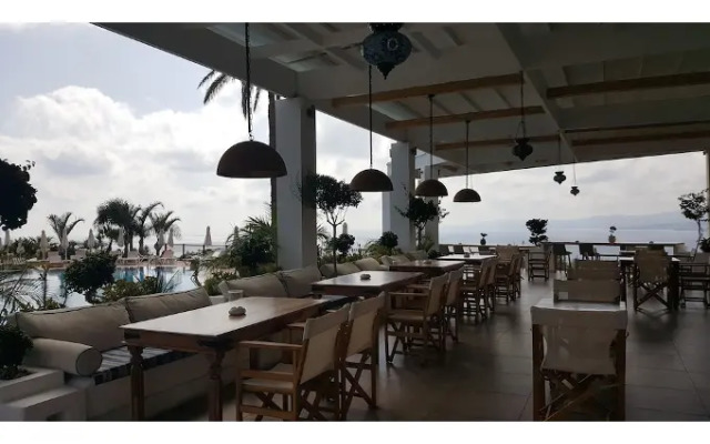 Pefkos Blue Hotel