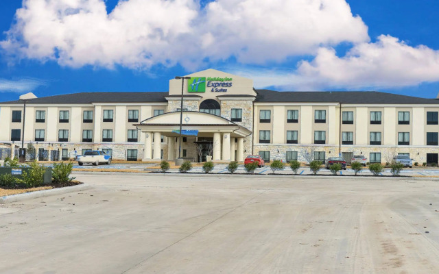 Holiday Inn Express & Suites Cuero by IHG