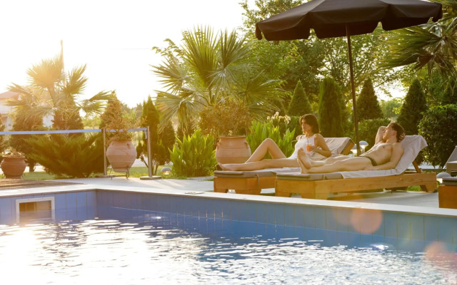 Yakinthos Hotel